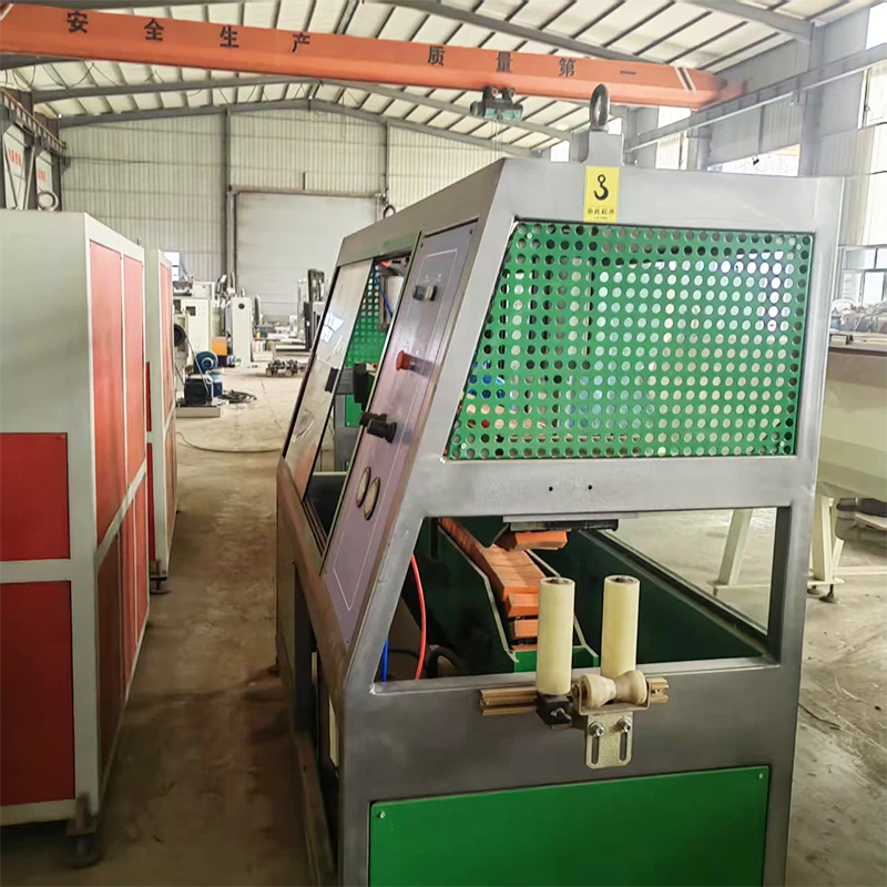Gebruikte HDPE 110 mm productiemachine voor drielaagse buizen